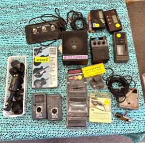 LARGE GROUP OF ASSORTED ELECTRIC GUITAR ACCESSORIES AND EQUIPMENT