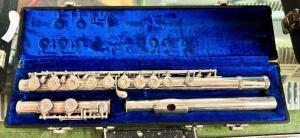 GEMEINHARDT FLUTE WITH STERLING SILVER HEAD AND CASE