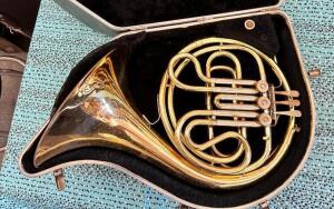 CARL FISHER SINGLE NO. 1 MODEL FRENCH HORN WITH CASE