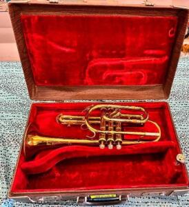 KING CLEVELAND MODEL 602 CORNET WITH CASE