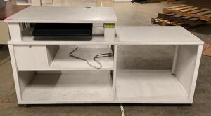 DESCRIPTION ROLLABOUT WORKSTATION LOCATION MAIL ROOM STORAGE AREA SIZE 72"X30"X38" QUANTITY: X BID 1