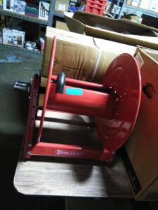 DESCRIPTION: (1) HAND CRANK HOSE REEL BRAND/MODEL: REELCRAFT #260N30 INFORMATION: RED RETAIL$: $502.66 EA QTY: 1