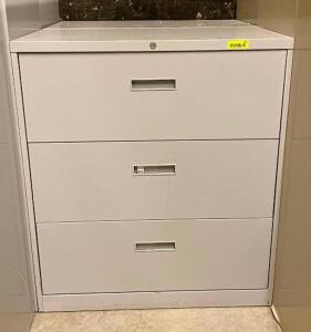 DESCRIPTION (2) 3-DRAWER FILING CABINETS SIZE 36"X18"X42" THIS LOT IS SOLD BY THE PIECE QUANTITY: X BID 2