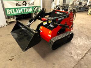 AGT INDUSTRIAL LRT 23 MINI RIDE ON SKID STEER TRACK LOADER