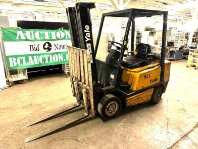 YALE CLP040AFNUAE084 4000 LB. LP FORK LIFT WITH TILT AND SIDE SHIFT