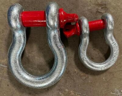 (10) 3/4" CLEVIS, (10) 7/8" CLEVIS, (8) 1" CLEVIS, AND (4) 1 1/4" CLEVIS. (38) TOTAL NEW CLEVIS OF ASSORTED SIZES.