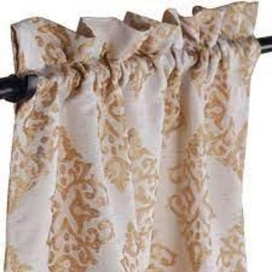 DESCRIPTION: (2) SETS OF PREMIUM CURTAINS BRAND/MODEL: SUPERIOR INFORMATION: VENETIAN DAMASK JACQUARD SIZE: 52" X 63" RETAIL$: $36.73 EA QTY: 2