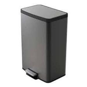 DESCRIPTION: (1) TRASH BIN BRAND/MODEL: KOHLER #1600249 INFORMATION: STAINLESS SIZE: 47L RETAIL$: $70.00 EA QTY: 1