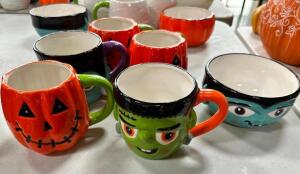 (6)- HALLOWEEN MUGS