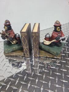 DESCRIPTION: (1) SET OF (2) WOODEN FIREFIGHTER BEAR BOOKENDS QTY: 1