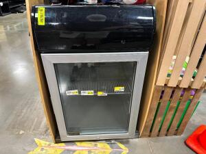 SMALL SINGLE DOOR MERCHANDISER COOLER