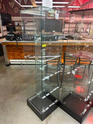 18" X 18" GLASS DISPLAY CASE