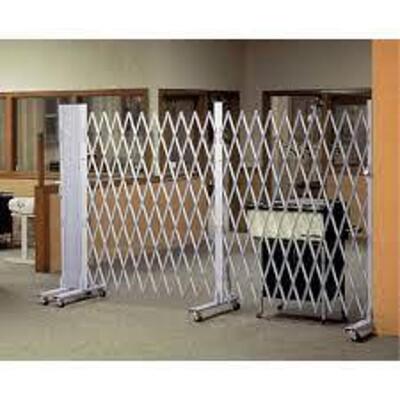 DESCRIPTION: (2) EXPANDABLE GATE / COLLAPSIBLE GATES BRAND/MODEL: VEVO SIZE: 72" H RETAIL$: $167.99 EA QTY: 2