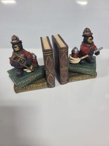 DESCRIPTION: (1) FIREFIGHTER BOOKEND SET QTY: 1