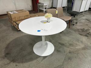 Nashville 40'' Pedestal Dining Table