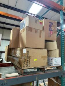 LARGE PALLET OF ASSORTED LAMP SHADES