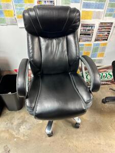 OFFICE CHAIR