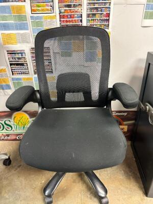 OFFICE CHAIR