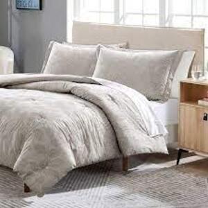 DESCRIPTION: (1) COMFORTER SET BRAND/MODEL: SCOTT LIVING INFORMATION: WOVEN JACQUARD SIZE: QUEEN, 3 PIECES RETAIL$: $129.99 EA QTY: 1