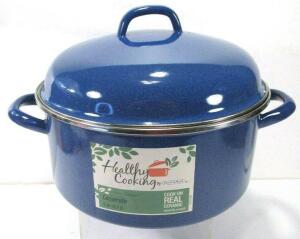 GRANITE WARE 3 QT. CASSEROLE POT RETAILS FOR $24.99