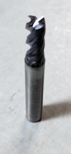 DESCRIPTION: (4) SOLID CARBIDE CORNER RADIUS END MILL BRAND/MODEL: WIDIA 25455070 SIZE: 7mm DIA 16mm LOC 0.2 RAD RETAIL$: $81.61 QTY: 4