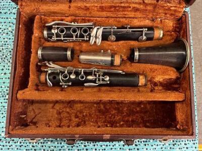 SPECIAL WOOD CLARINET WITH CASE