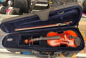 1/4 VIOLIN WITH BOW & CASE