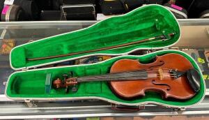 4/4 VIOLIN WITH BOW & CASE