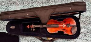 VIOLIN W/ CASE & BOW