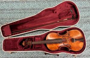 VIOLIN W/ CASE & BOW