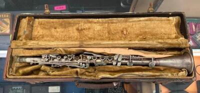 VINTAGE 3 STAR CLARINET WITH CASE