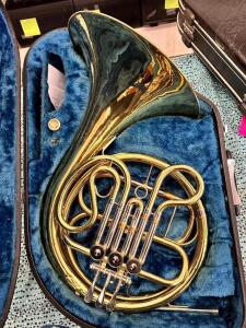 FRENCH HORN W/ CASE