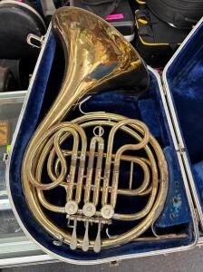 FRENCH HORN WITH CASE