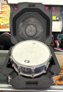 SNARE DRUM WITH CASE AND DRUM PAD