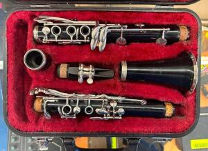 CLARINET WITH CASE