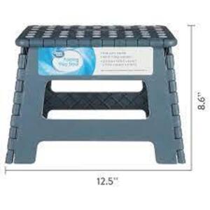 DESCRIPTION: (1) STEP STOOL BRAND/MODEL: GREAT VALUE RETAIL$: $15.38 EA QTY: 1