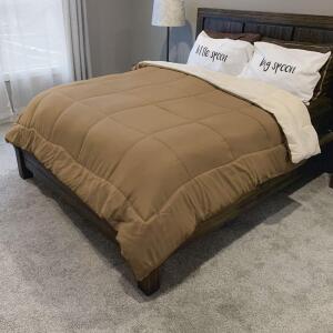 AMY MILLER HOME ALTERNATIVE REVERSIBLE COMFORTER RETAILS FOR $39.99