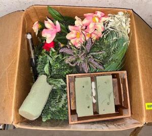 BOX OF ASSORTED FLORAL DECOR