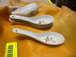 (12) CHINESE SOUP SPOONS