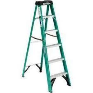 DESCRIPTION: (1) FIBERGLASS STEP LADDER BRAND/MODEL: WERNER #FS206 INFORMATION: GREEN SIZE: 6', 225 LB CAPACITY RETAIL$: $79.97 EA QTY: 1