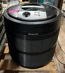 DESCRIPTION: AIR PURIFIER BRAND/MODEL: HONEYWELL QTY: 1