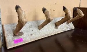 DESCRIPTION: DEER FOOT COAT RACK SIZE: 32" QTY: 1