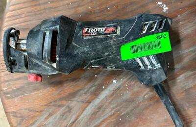 DESCRIPTION: ELECTRIC ROTO ZIP TOOL BRAND/MODEL: SS355 QTY: 1