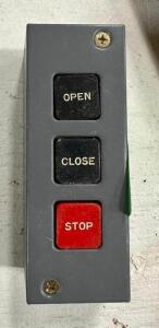 DESCRIPTION: OVERHEAD DOOR CONTROL PANEL QTY: 1