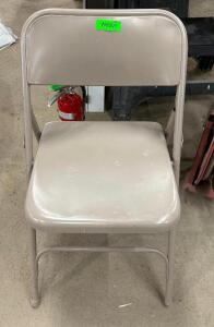 DESCRIPTION: FOLDING CHAIR QTY: 1