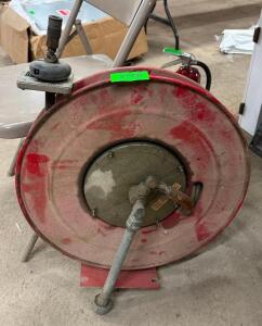 DESCRIPTION: 50' 1/2" RETURN HOSE REEL BRAND/MODEL: DURO 1418 QTY: 1