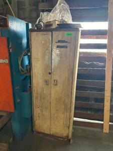 TOOL CABINET WITH CONTENTS