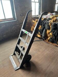 HEAVY DUTY HAND TRUCK