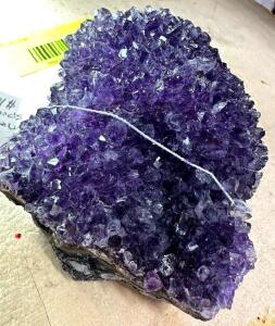 DESCRIPTION: AMETHYST SPECIMEN SIZE: 4-1/2"X2-1/2" QTY: 1