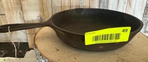 DESCRIPTION: CAST IRON FRYING PAN SIZE: 10-1/2" QTY: 1